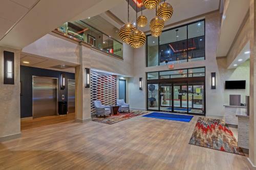 Holiday Inn Express Hotel And Suites Houston East