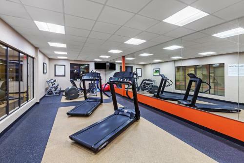 Holiday Inn Express Hotel And Suites Houston East