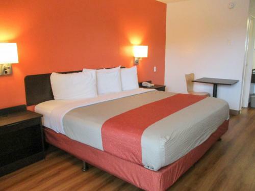 Motel 6 Memphis Downtown