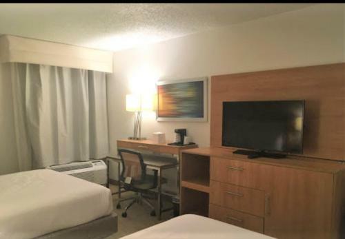Hotel Express Inn