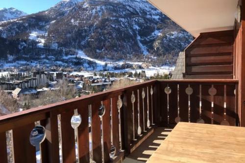 Apartment With 2 Balconies And Mountain View