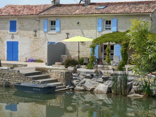 Marais Poitevin P�che ,barque, V�los, Wifi, Linge, Chemin�e, Cuisine
