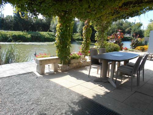Marais Poitevin P�che ,barque, V�los, Wifi, Linge, Chemin�e, Cuisine