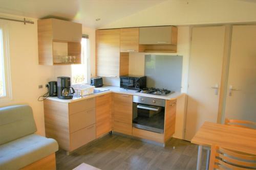 Mobile Home Ouireves A 1133 Facing The Mediterranean