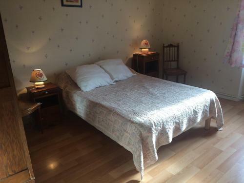 Apartamentos Vacances Au Pied Des Monts Du Cantal