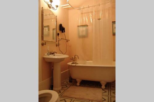 Experience Living In An 1882 Victorian Home.