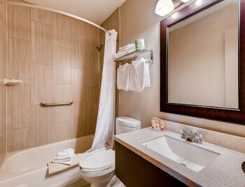 Hotel Orangewood Inn And Suites