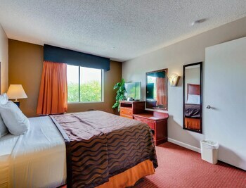 Hotel Orangewood Inn And Suites