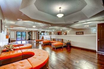Hotel Orangewood Inn And Suites