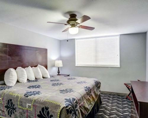 Hotel Rodeway Inn And Suites Austin