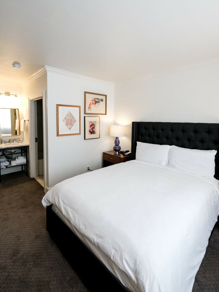 Hotel Ella
