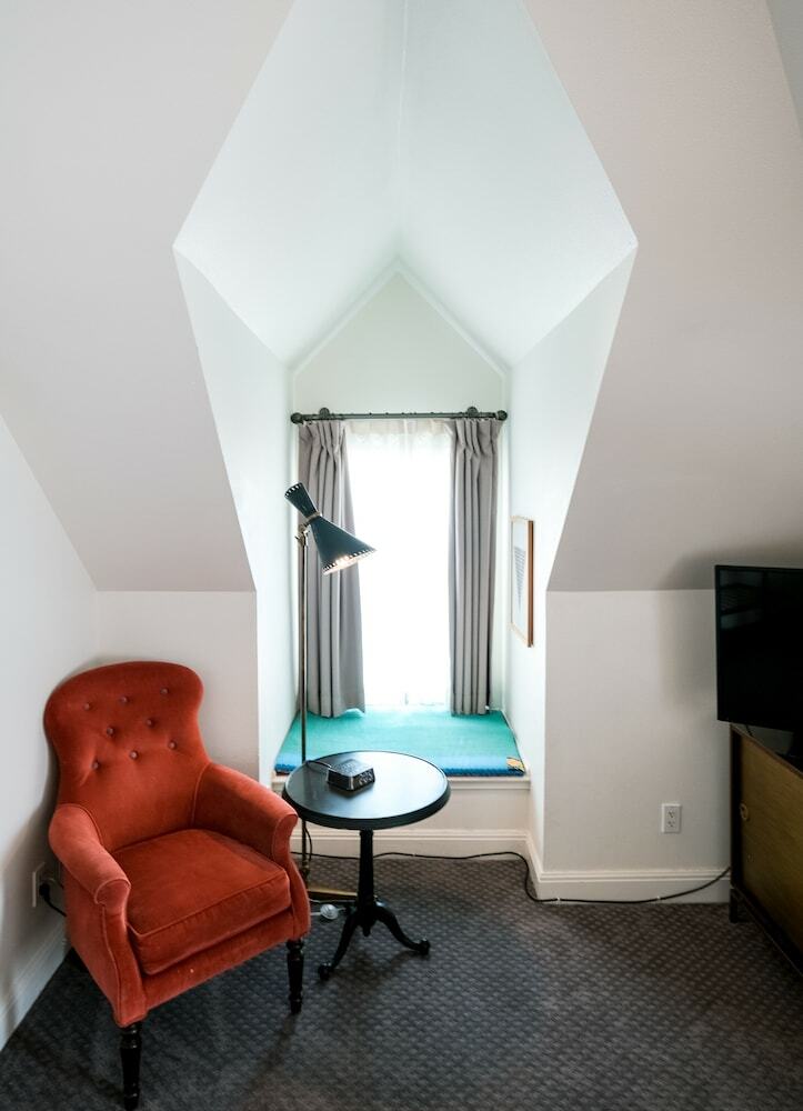 Hotel Ella