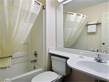 Hotel Arya Inn And Suites