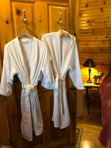 Creekwalk Inn Bed And Breakfast With Cabins