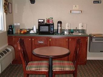 Motel Deerfield Inn And Suites - Fairview
