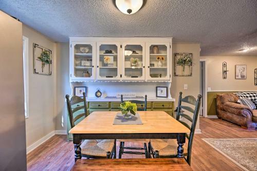 Cozy Whispering Oaks Cottage In Broken Bow
