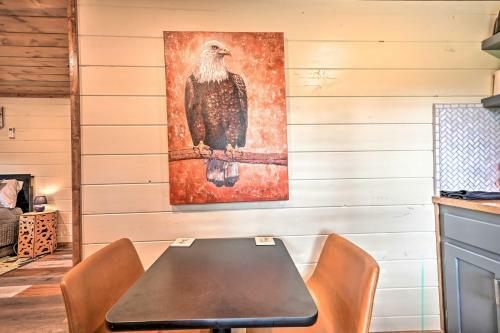 Apartamento Eagle Nest - Eagletown Studio With Fire Pit!
