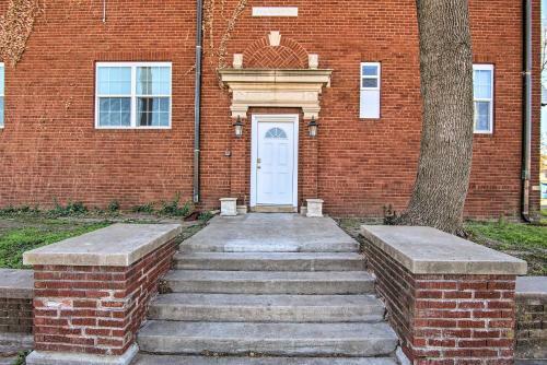 Central And Cozy Apartment About 1 Mi To Dtwn Enid!