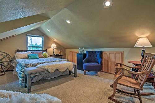 Charming Vian House With Private Deck And Grills!