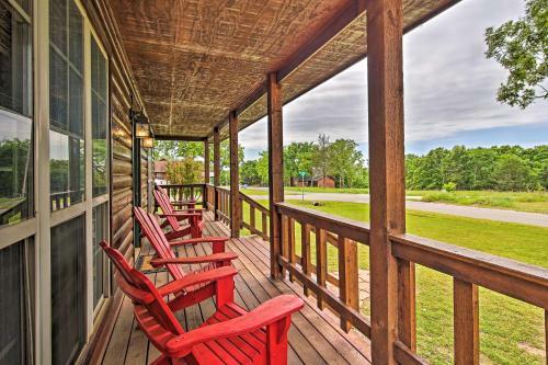 Charming Vian House With Private Deck And Grills!