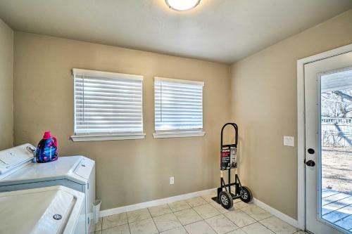 Updated Lawton Home And Yard, 2 Mi To Fort Sill