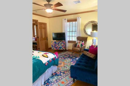 Villa Charming, 4b/3b; 5 Min Walk To Ou Stadium/campus!