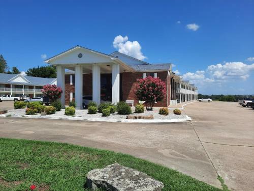 Hotel Blue Ribbon Inn And Suites