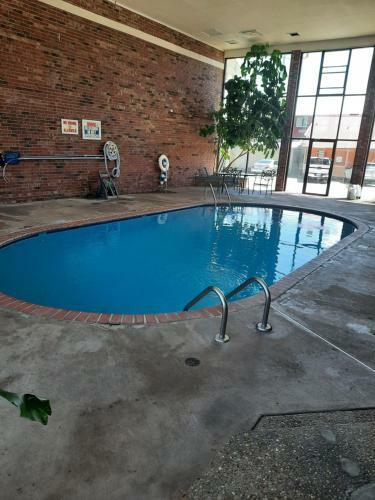 Hotel Blue Ribbon Inn And Suites