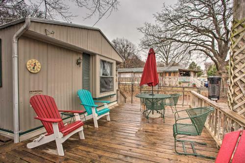 Amenity-packed Kingston Property With Private Dock!