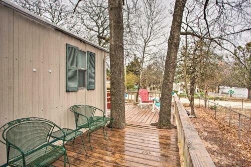 Amenity-packed Kingston Property With Private Dock!