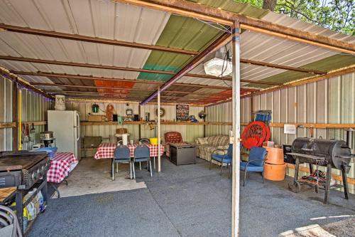 Amenity-packed Kingston Property With Private Dock!