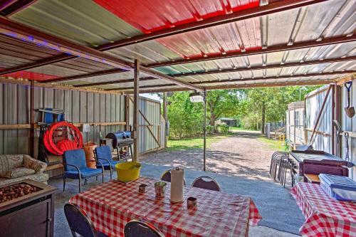 Amenity-packed Kingston Property With Private Dock!
