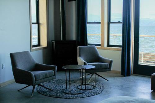 Bowline Hotel