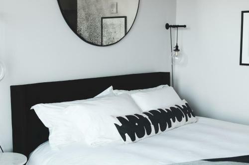 Bowline Hotel