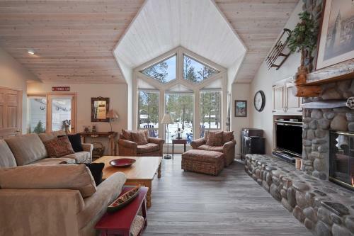 6 Todd Lane Home