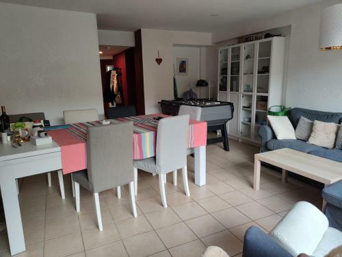 Agr�able Maison de Ville Avec Billard Et Babyfoot