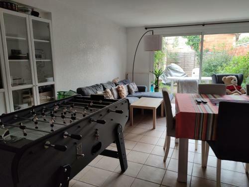 Agr�able Maison de Ville Avec Billard Et Babyfoot