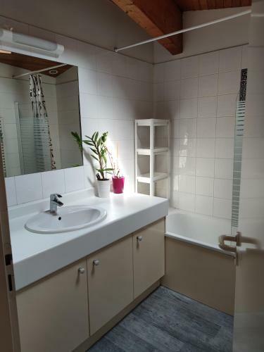 Agr�able Maison de Ville Avec Billard Et Babyfoot