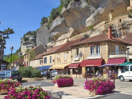 Le Petit Chateau - Adults Only Property