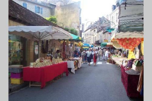 La Maison De Jardin � La Peyri�re