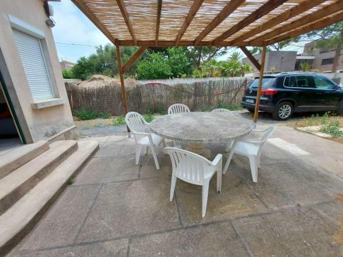 Maison Le Grau D'agde, 3 Pi�ces, 5 Personnes - Fr-1-423-227