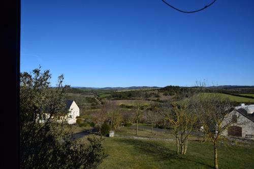 G�te Du Dolmen De L'hom