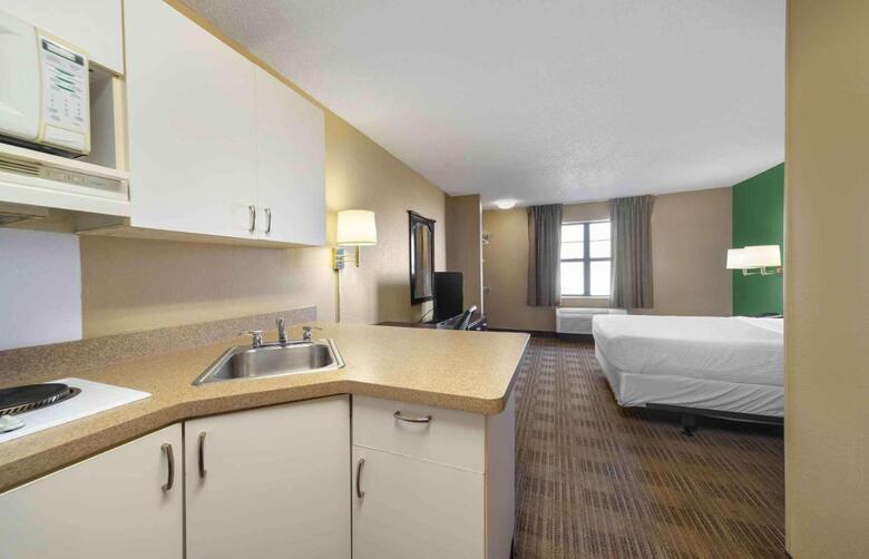 Hotel Suburban Studios