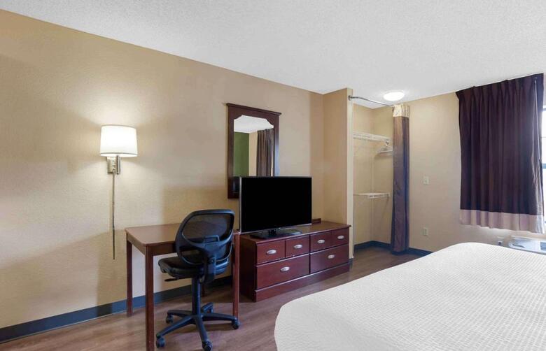 Hotel Suburban Studios