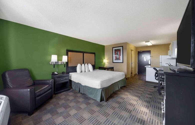 Hotel Suburban Studios