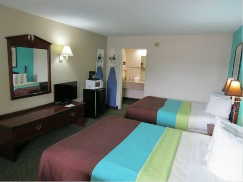 Super 8 Hotel Of Kingston