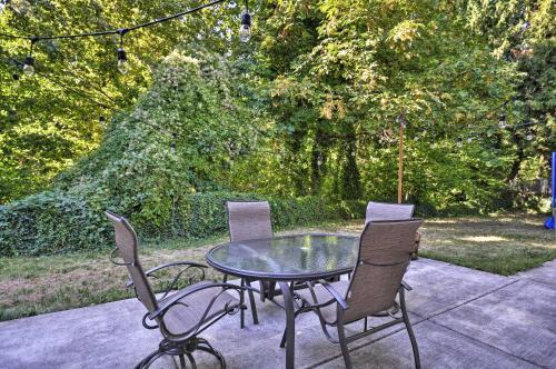 Apartamento Lush Gresham Sanctuary With Cozy Backyard Patio