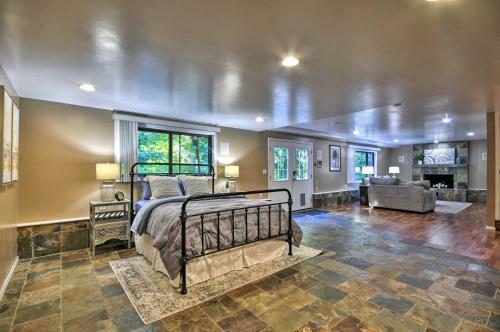Apartamento Lush Gresham Sanctuary With Cozy Backyard Patio