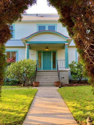 Hostal Riverpath Inn