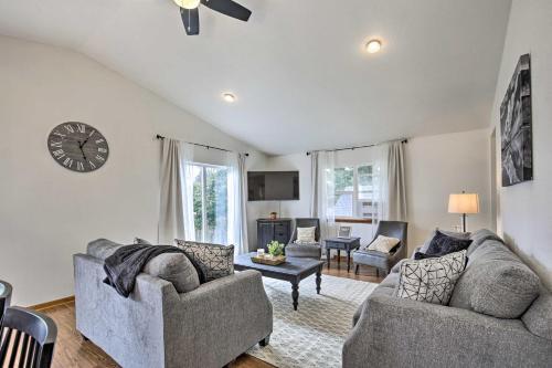 Bright Eugene Home Near Dining And Attractions!